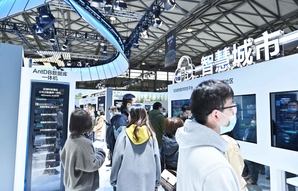 5G和AI共舞，逐鹿数字时代：亚信科技亮相2021MWC上海展