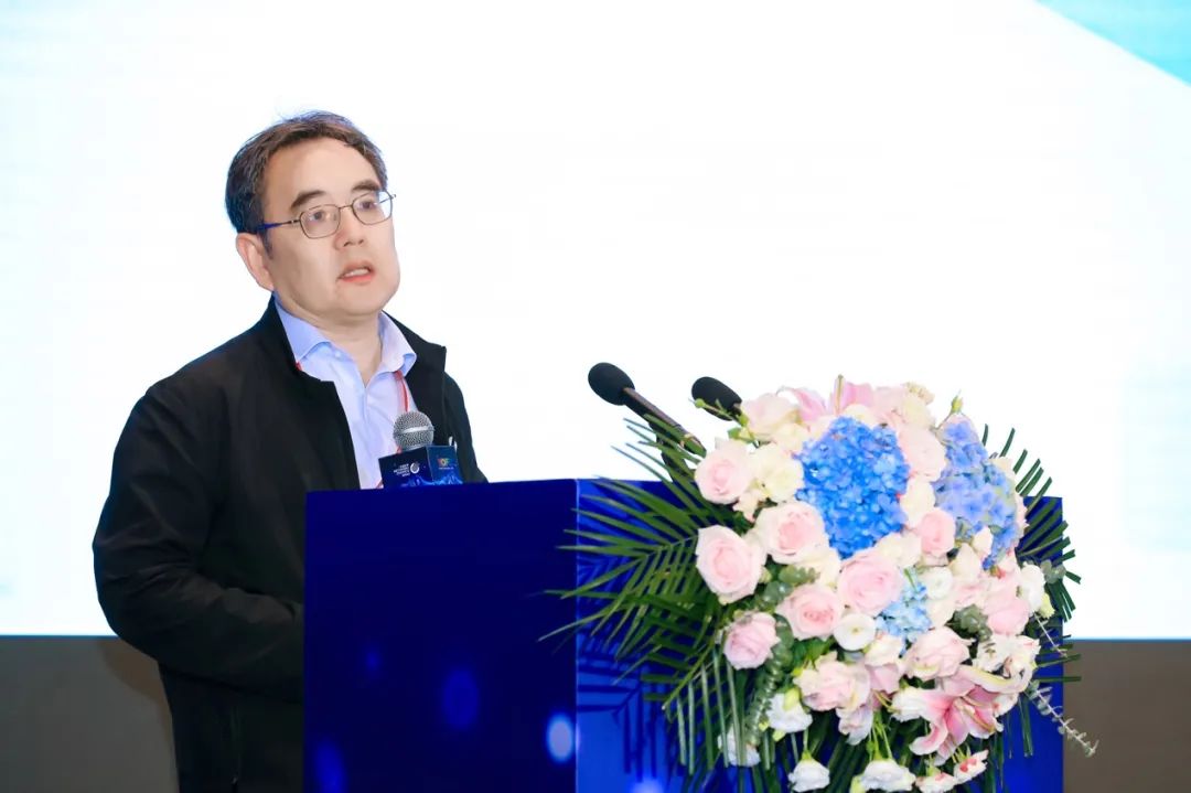 光通信如何拥抱AI？长飞邀请产业链探讨了这一话题