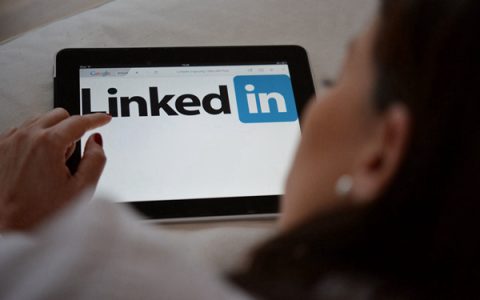 LinkedIn推出 AI 招聘助手，助力招聘者高效匹配人才